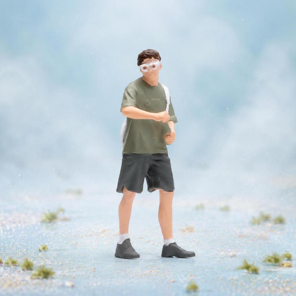 Casual Clothing Resin Miniature Male Figure Hand Painted 1 64 Scale for Diorama