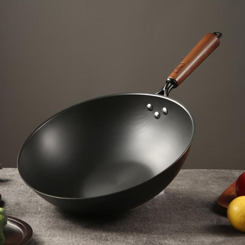 Zhang Xiao Quan Refined Iron Wok with Lid