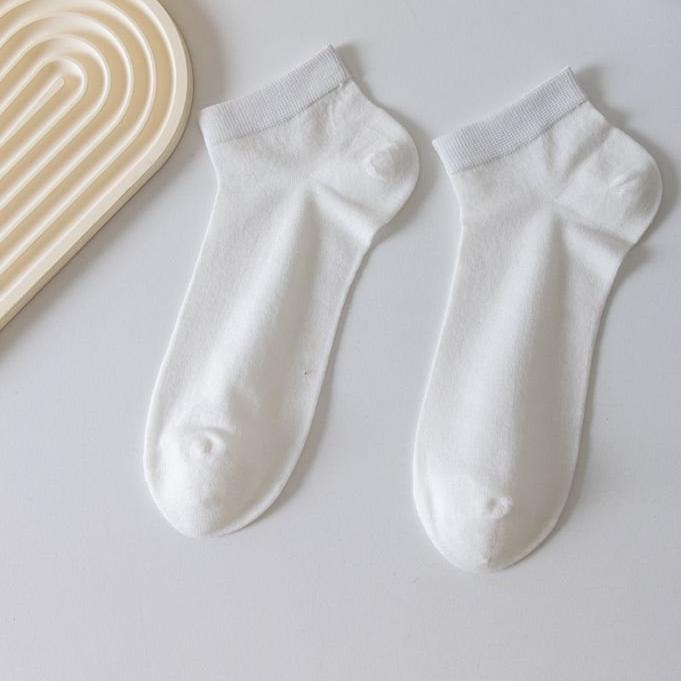 Women's Summer Thin Sweat Absorbing Breathable Moon Boneless Short Tube Socks