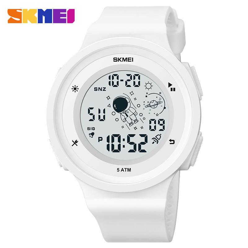 Fashion cartoon children's watch, multi-functional astronaut sports waterproof male and female student watch