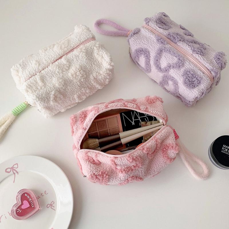 Large Capacity Plush Makeup Bags Toiletry Bag Travel Cosmetic Storage Bag Portable Love Print Organizer Pencil Case Cute Clutch Pouch