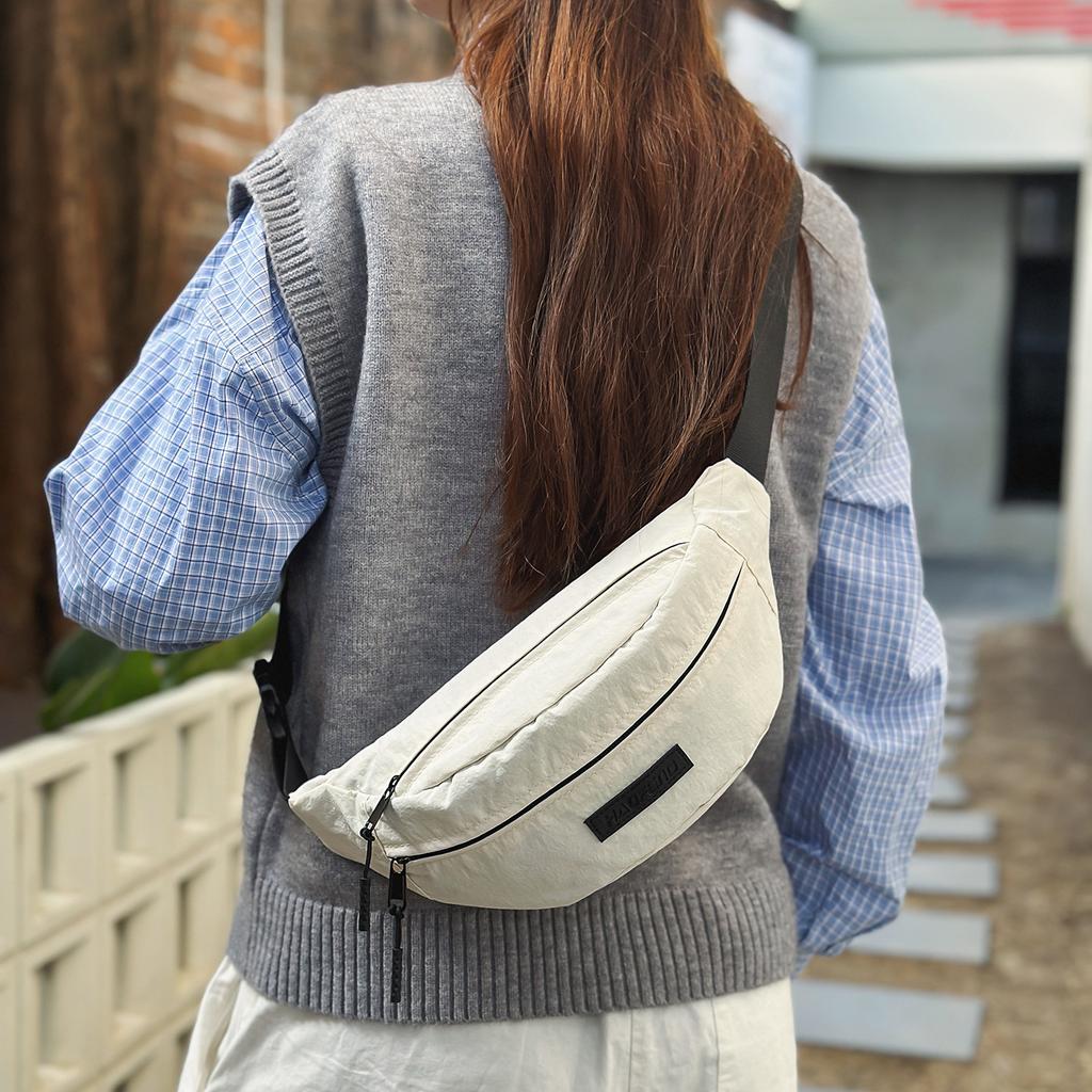 Crossbody bag men's commuter breast bag trendy simple tooling style shoulder bag women's casual lightweight satchel multi-pocket anti-splashing water
