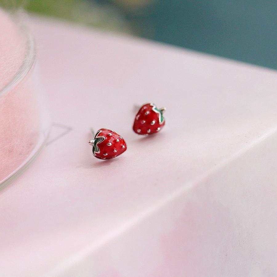 Mini Orecchini a Bottone Rossi a Forma di Fragola per Donna Minimalismo Temperamento Raffinato Brincos Iperbole Moda Gioielli da Festa