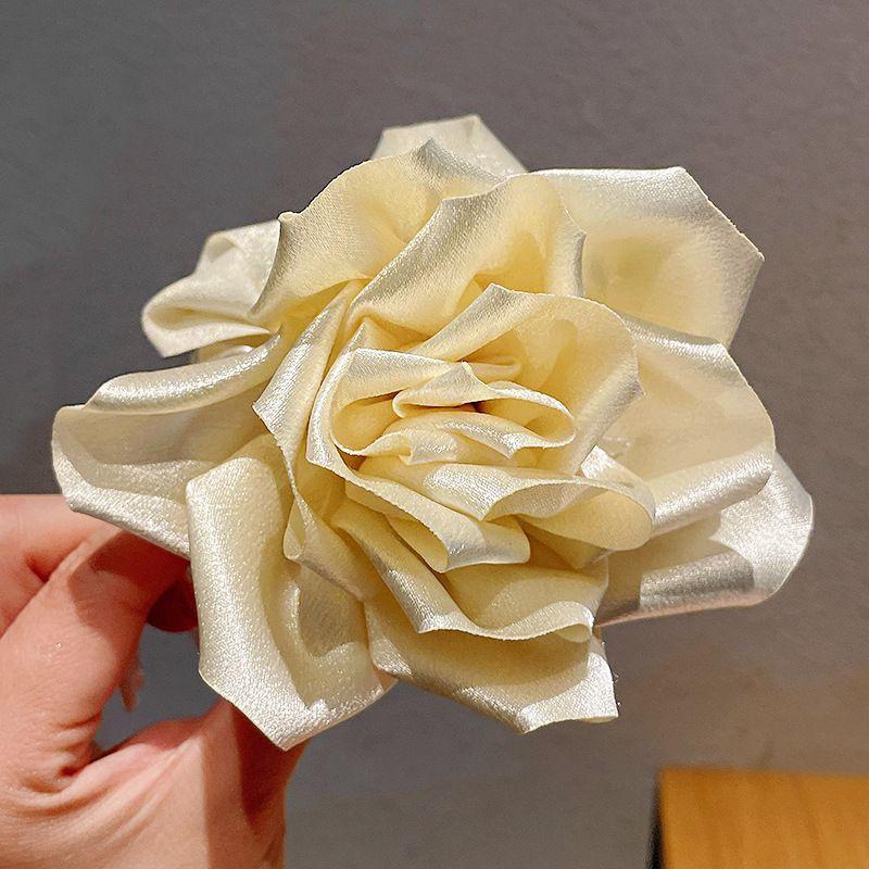 Early spring atmosphere satin three-dimensional rose hairpin fashion light luxury design shark clip niche high-end hair accessories