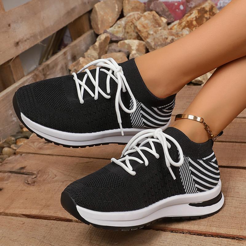 Fashion 2025 Fashion Black White Striped Running Shoes for Women Brearthable Mesh Knitted Sneakers Woman Anti Slip Casual Sports Shoes