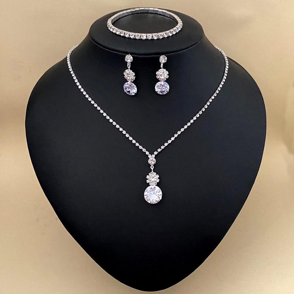 Elegant Rhinestone Tassel Jewelry Set: Necklace, Earrings, Bracelet – Perfect for Bridal or Banquet Wear