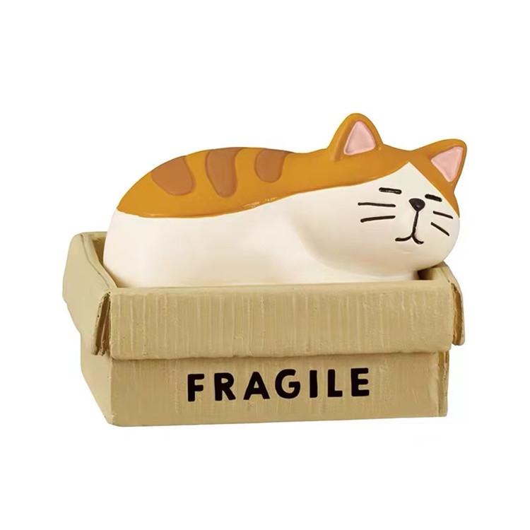 Mini Resin Cat Zakka Ornament for Japanese Decor & Photography
