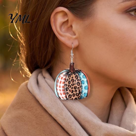 Autumn Seasonal Fashion Jewelry 1 Pair Fall Pumpkin Earrings, Acrylic Leopard Print Dangle Holiday Gifts for Women Drop Statement Thanksgiving