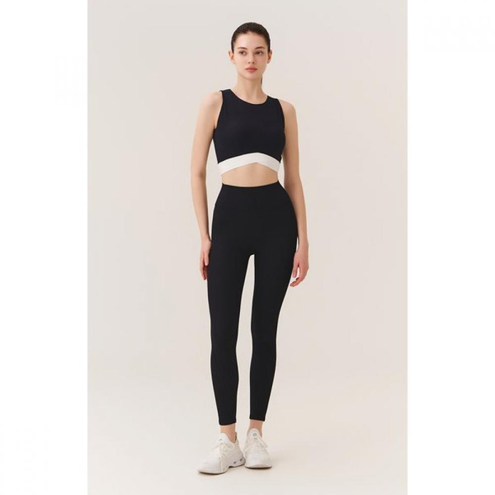 Huit Ticha Rib Slim Line Back Pocket 9 Part Leggings