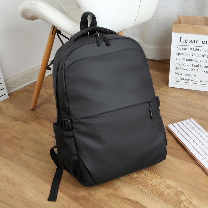 Męski Plecak Casual Podróżny na Laptopa - Duża Pojemność, Ekskluzywny Design, Nadrukowane Logo