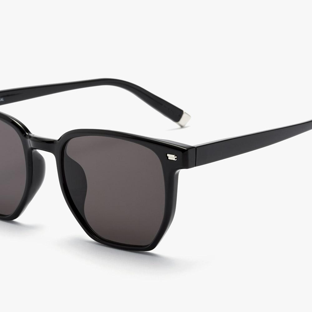 Lugo Btikeol Sunglasses (Lcs4307 Black 52)