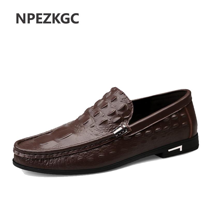Mode Äkta Läder Herr Casual Skor Lyxmärke 2024 Herr Loafers Mockasiner Andningsbara Slip-on Svarta Körskor Plus Storlek 38-46