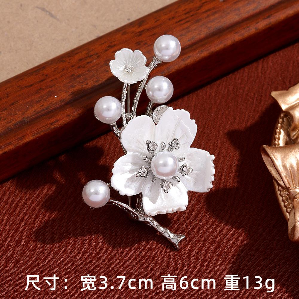 New Alloy Brooch High-end Sense Niche Women Spot High-end Pin Coat Suit High-end Versatile Corsage