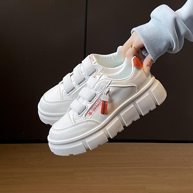 2025 Little White Shoes Women's Spring New Korean Version Ins Female Students' Leisure Sports Versatile Board Shoes Street Shot XT165