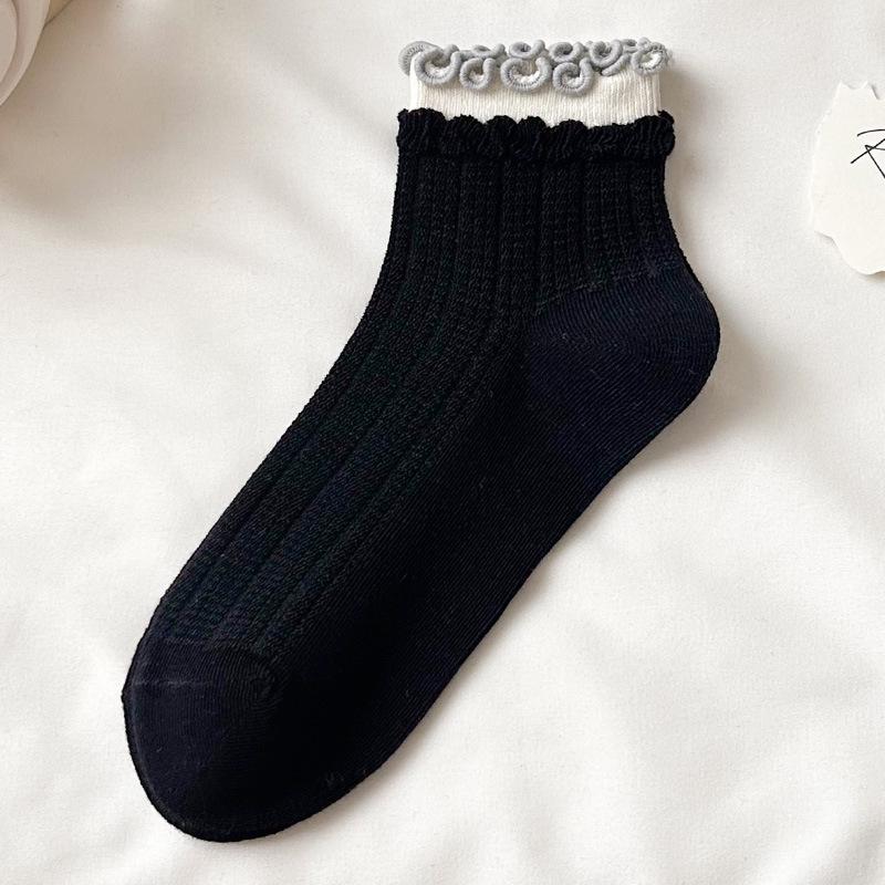

2026 New Breathable Ruffle Lace Women s Cotton Socks – Thin, Bone-Free, Trendy Spring/Summer Short Socks One Size чорний