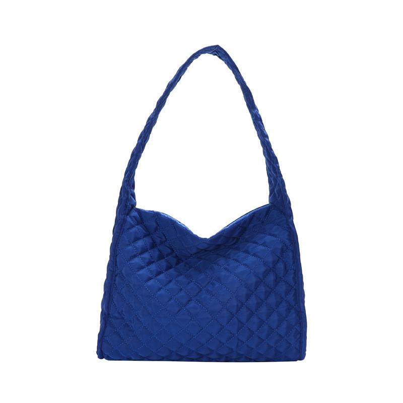 Trendige Nylon-Tragetasche für Damen Herbst Winter 2023 Große Kapazität Gesteppte Umhängetasche