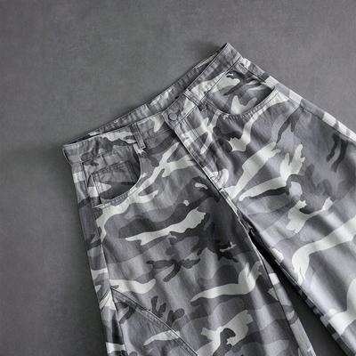 Amerikanische Streetwear weiße graue Camouflage Weitbein-Jeans Damen 2026 Herbst locker Mehrere Taschen Säbelhosen