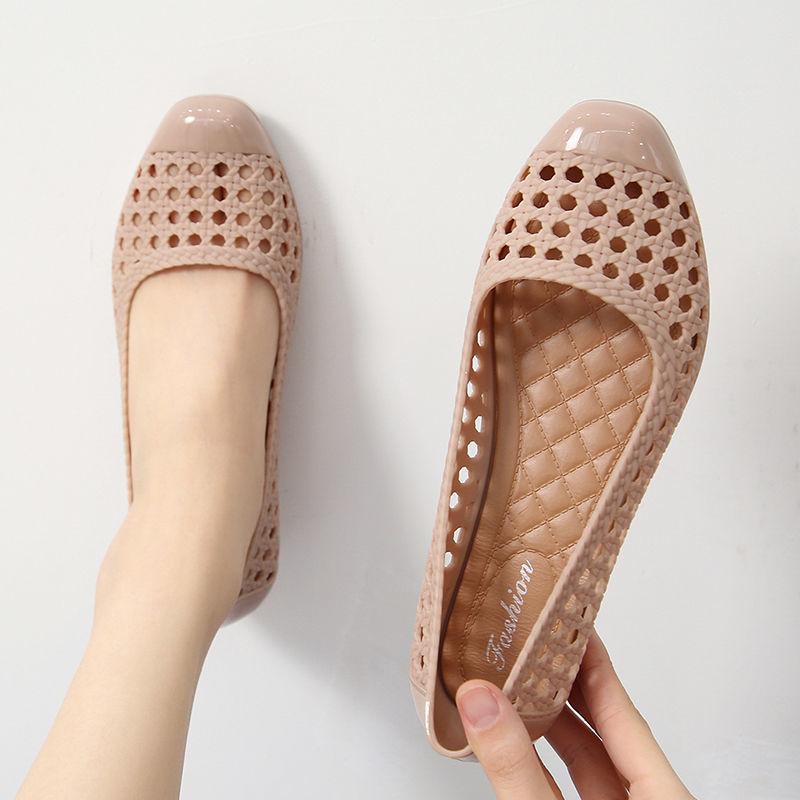 Nové sandály dámské duté prodyšné protiskluzové měkké dno běžné nošení mělká pracovní obuv sandály na klínu