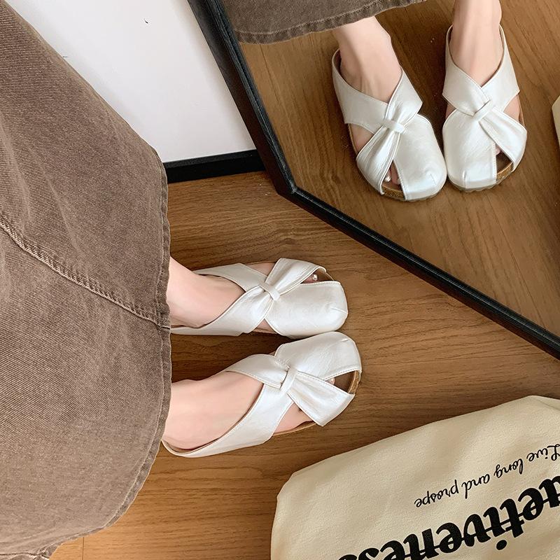French bag head half slippers women's fashion 2025 new summer flat bottom soft sole temperament one foot cool slippers women's shoes