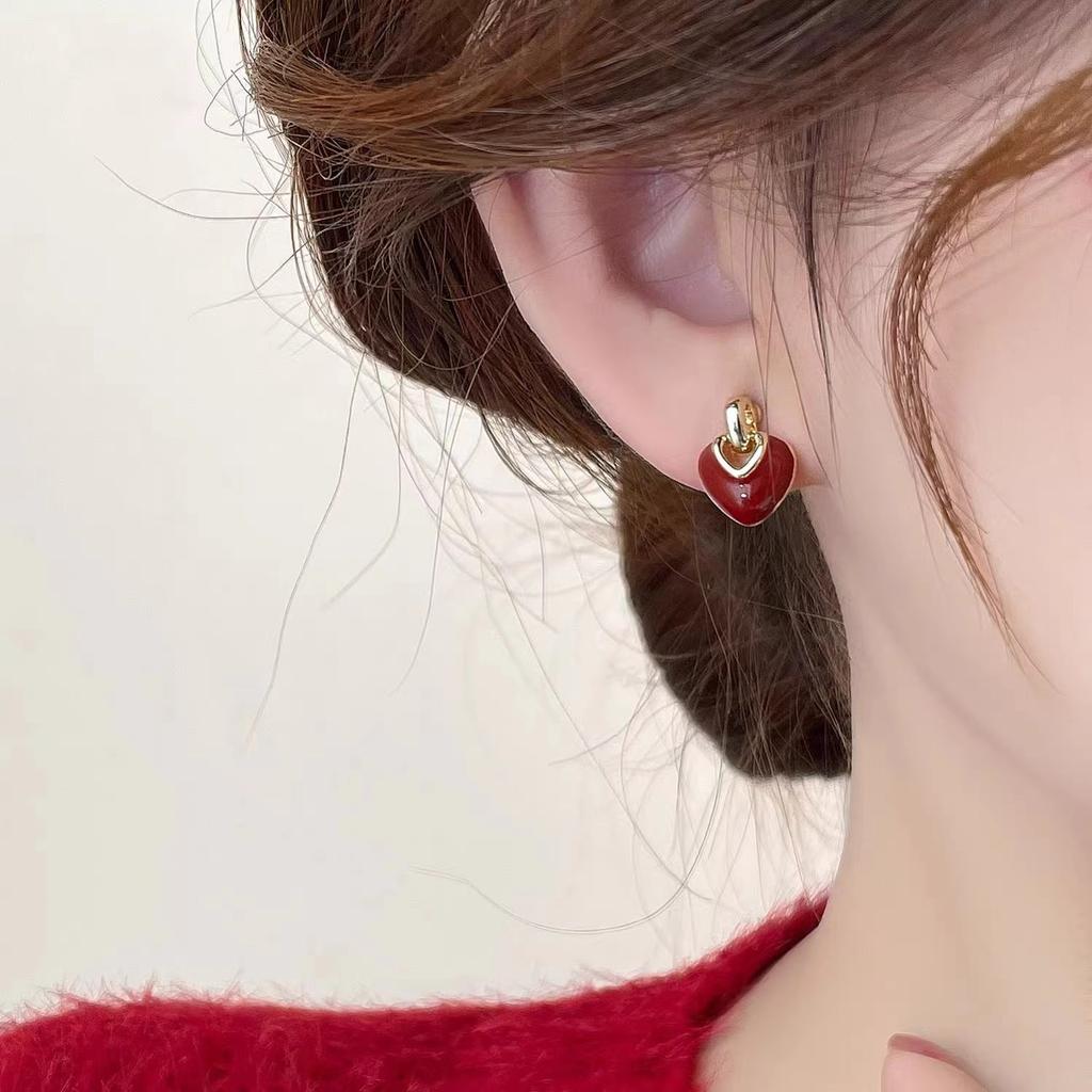French Retro Enamel Love Drip Earrings Women'S Niche Design Sense Elegant Light Luxury High-End Versatile Earrings Earrings