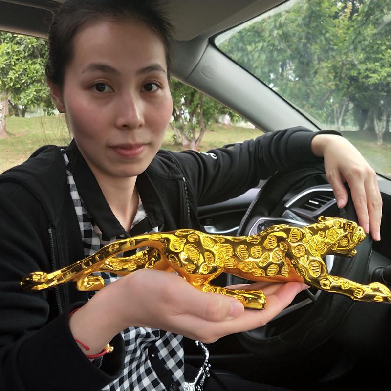 Golden Leopard Car Perfume Ornament: Creative Center Console Decoration for Men