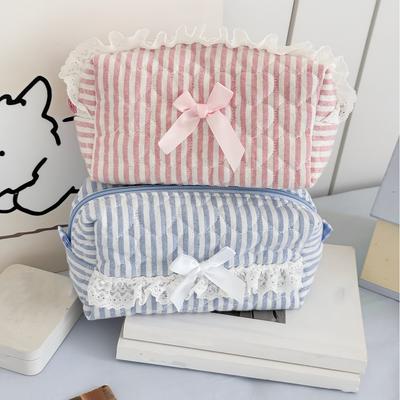 כלים ואביזרים – תיקי איפור