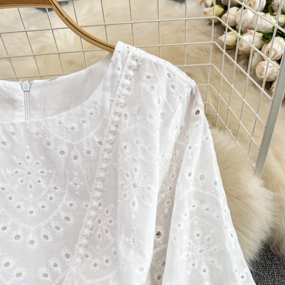 Retro Palace Temperament Round Neck Waist Show Thin Hook Flower Hollow a Word Lace Dress Elegant Large Skirt