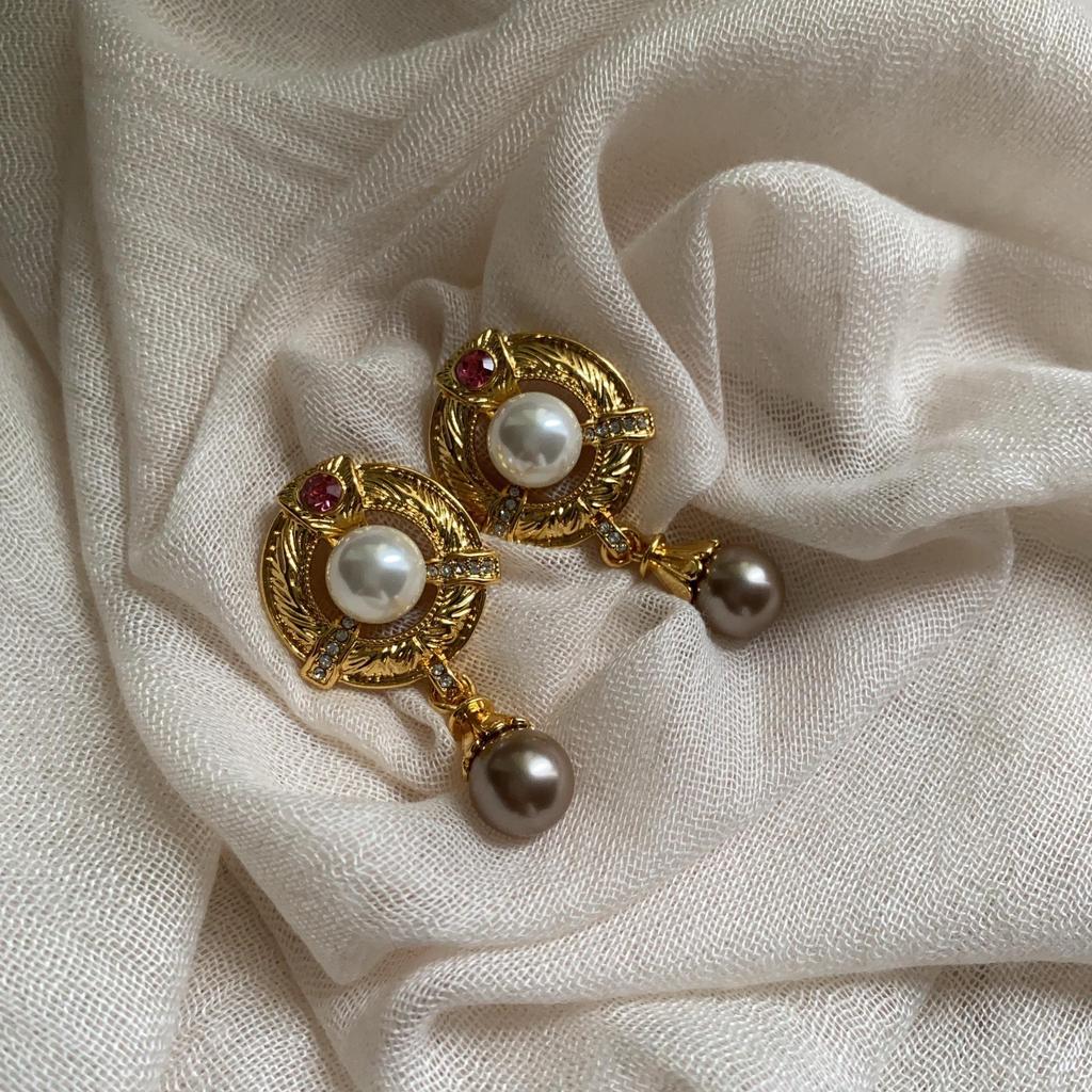 Classical Luxury Round Pearl Earrings Literary Retro Court Style Earrings Light Luxury Niche Design Earrings Women
