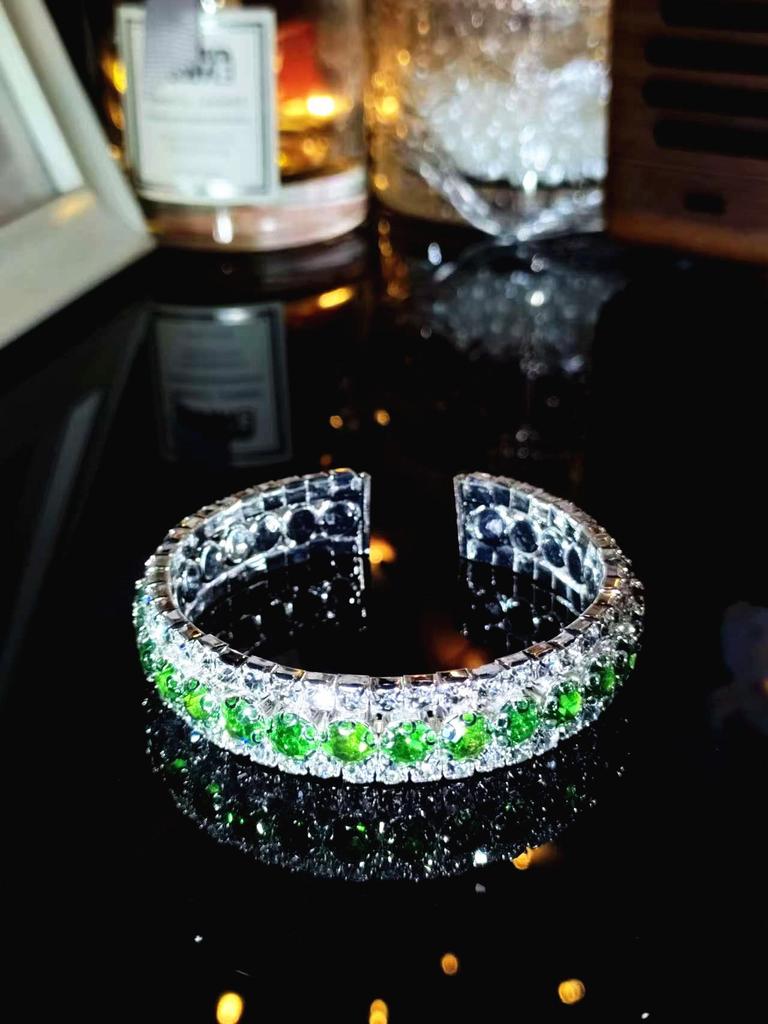 Koreanischer Stil Funkelndes Strass Brautarmreif: Vierreihiges elastisches Kristallarmband