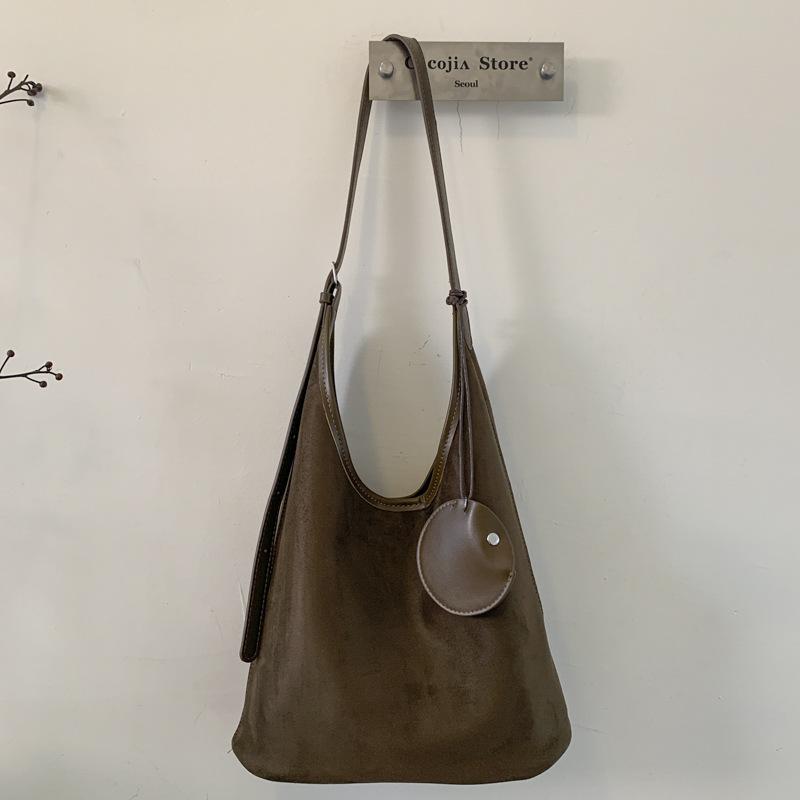 

Casual matte retro bag women s large-capacity new autumn shoulder bag popular child and mother bucket bag