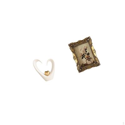 Minimalist Heart Sculpture And Ornate Vintage Photo Frame Decorative Figurine Modern Resin Statue