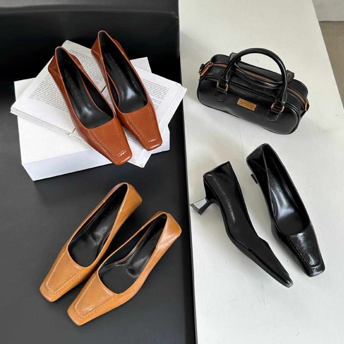 

2025 autumn and winter new fashion square head light mouth thick heel foot cover versatile fashion commuter OL women s single shoes 39 коричневый