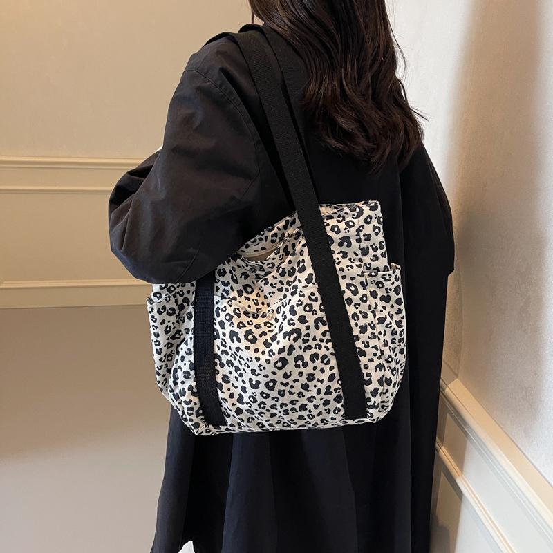 Canvas Large Capacity Shopping Totes Winter New Luxury Handbags Oversized Leopard Prints Shoulder Bags for Women Deformable CLE