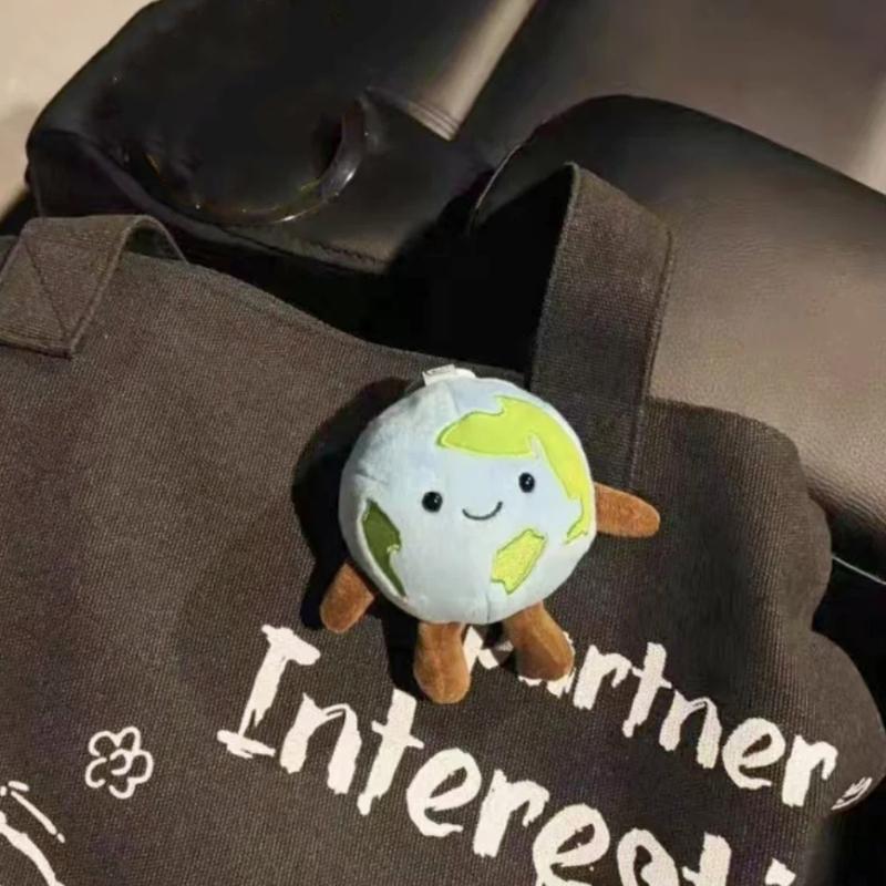 Pluszowa Zabawka Kreatywny Mały Wisiorek Ziemia Lalka Wisiorek do Torebki Uroczy Pluszowy Breloczek Wisiorek Zabawka na Prezent Wypełnienie Bawełną Dekoracja Prezent