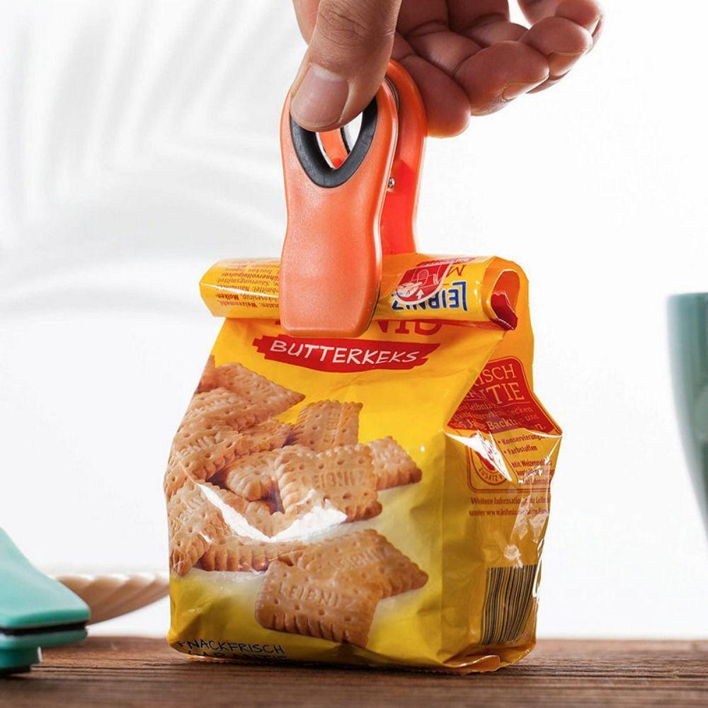 Moisture-proof Refrigerator Magnetic Clip Strong Magnet Food Sealing Clip  Snack