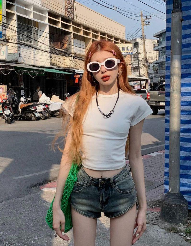 Spicy Girl Retro High-Waist Denim Shorts for Women - Elastic, Slit, A-Line Hot Pants