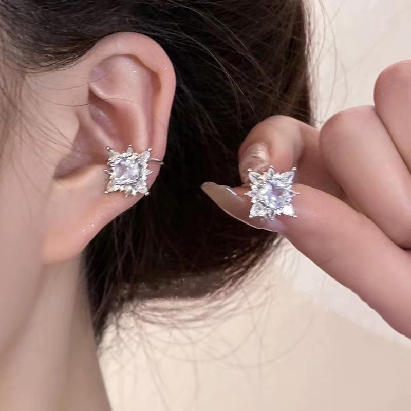 Korean ins style high-end multi-layer butterfly ear clips, new ear bone clips without ear piercings, light luxury atmosphere earrings, women