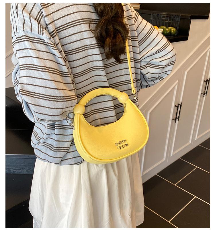 High sense niche bag women's summer 2025 new fashion messenger bag Korean version ins popular portable dumpling bag