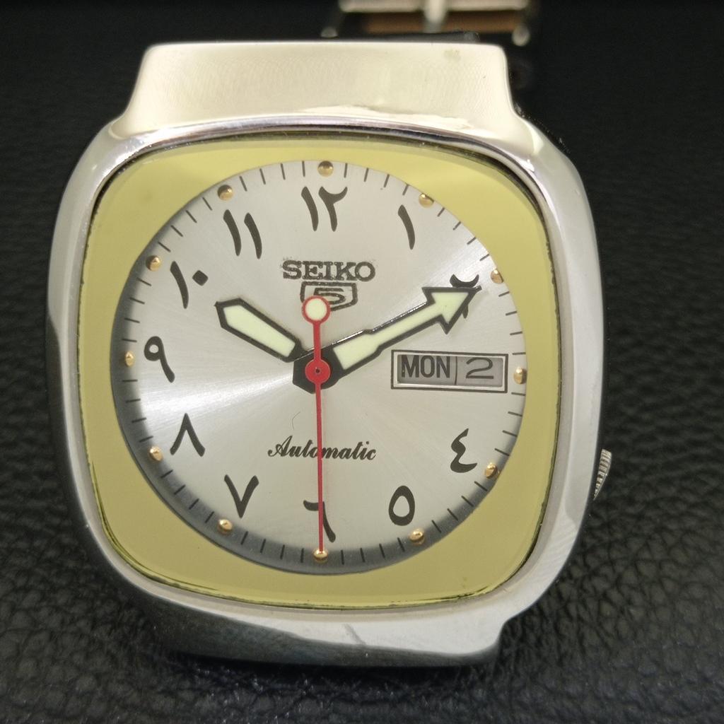 VINTAGE SEIKO 5 AUTOMATIC 7009A JAPAN MENS ARABIC SILVER DIAL WATCH a702455-5 R124-a702455