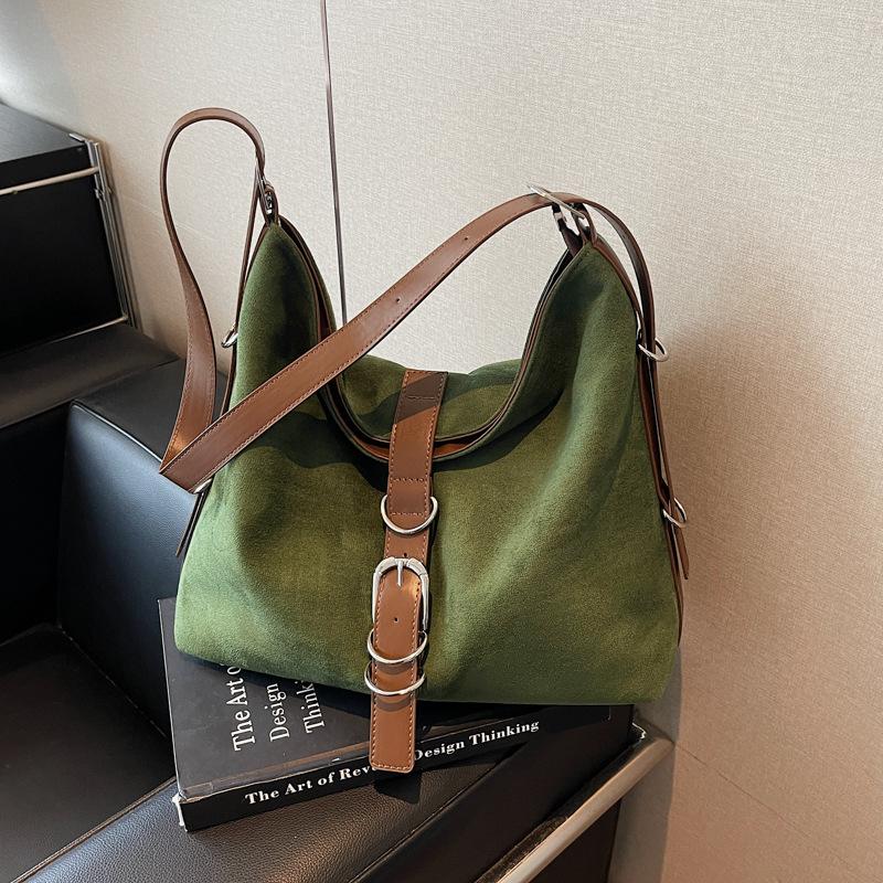 Autumn and Winter Retro Matte Shoulder Bag Women's 2025 New High-end Versatile Commuter Bag Fashion Niche Messenger Bag