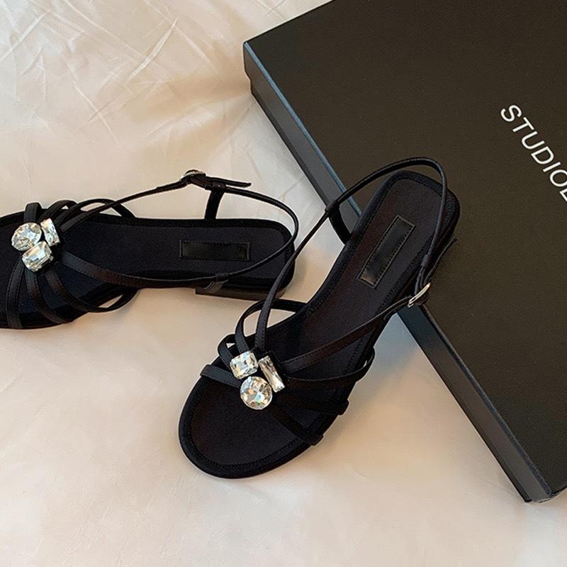 Sheepskin version~ Elegant gemstone buckle with thin strap open toe one-word strap sandals women's summer rhinestone leather flat pig cage sandals