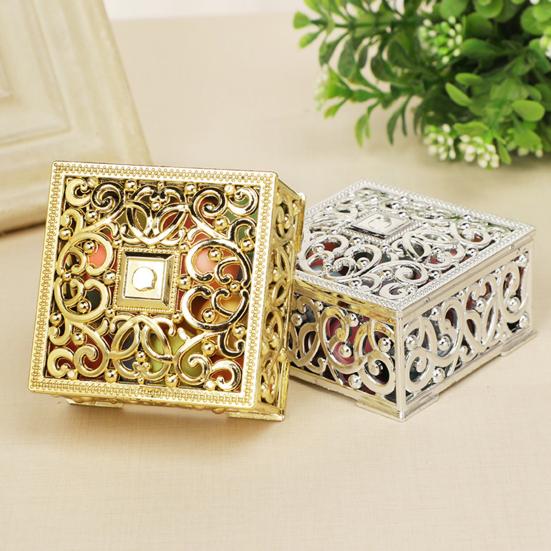 Vintage Hollow Out Jewelry Box Gold/Silver Plated Plastic Candy Box Wedding Party Favor Box for Ring Earrings Necklace Bridal Shower Birthday Supplies