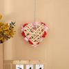 Appeso a Parete a Forma di Cuore per San Valentino con Rose Artificiali Rosse – Ornamento Decorativo Romantico