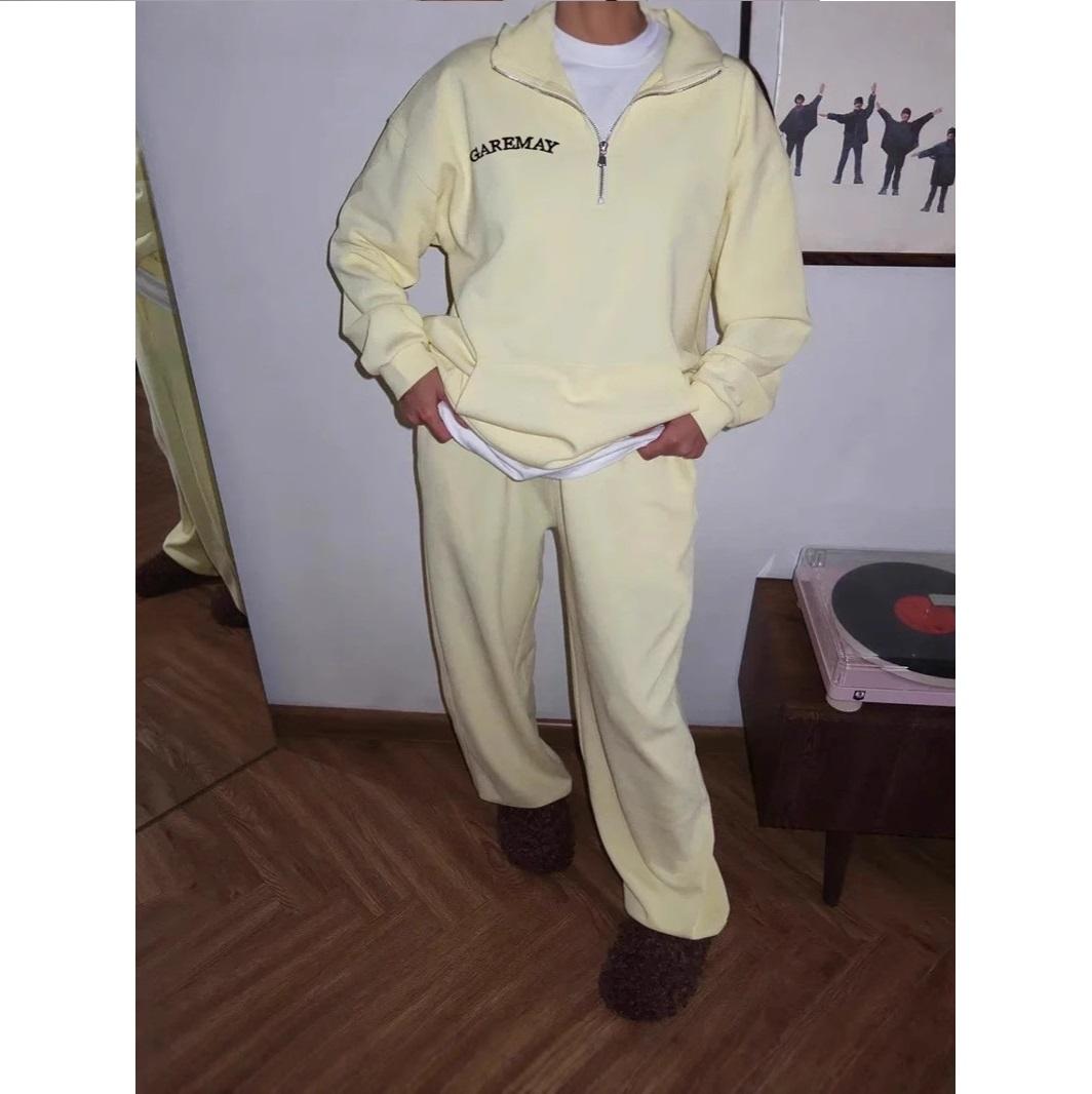 

Универсальный повседневный и модный комплект из двух предметов: толстовка с длинным рукавом и брюки с толстой вышивкой. M жёлтый