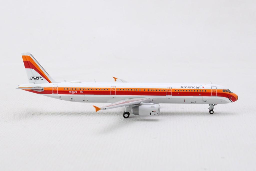 GeminiJets Airbus A321 Commercial Aircraft American Airlines PSA White with Red and Orange Stripes Scale Diecast Model Airplane - (N582UW) 1/400