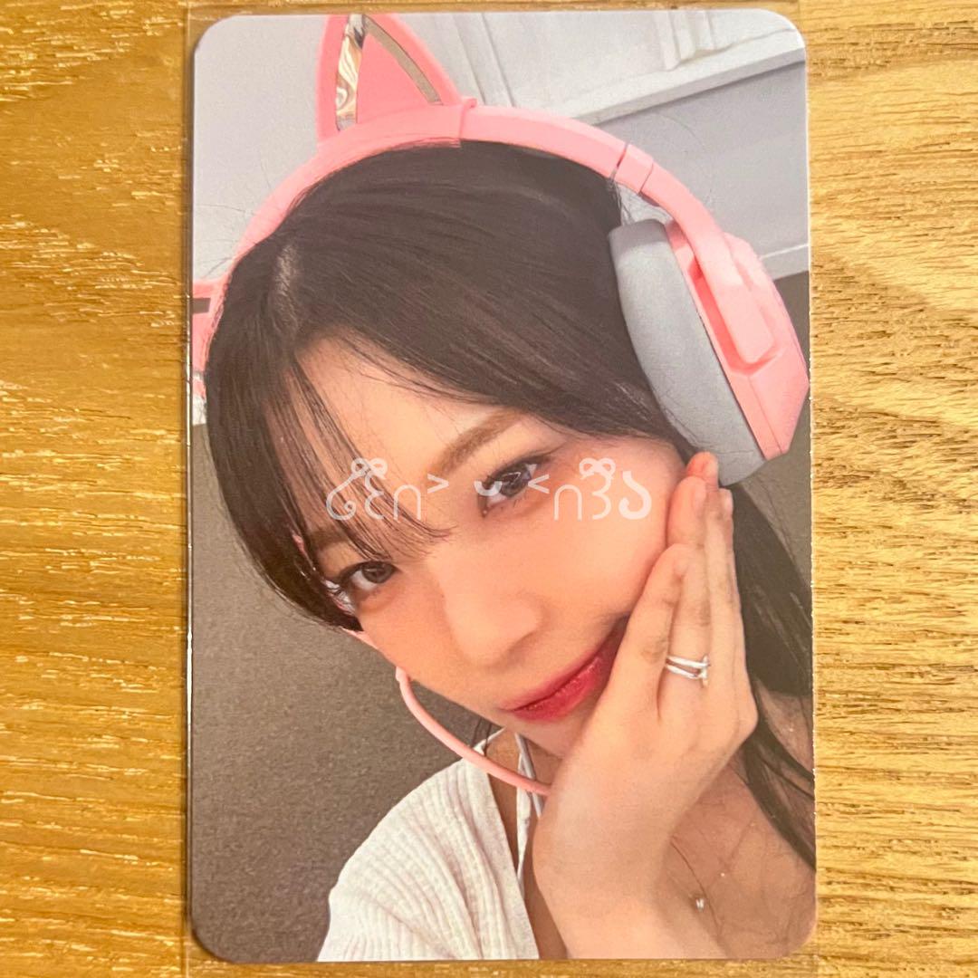 

[Б/У] fromis_9 Джихон FROMOUR20S бонусная торговая карта с автографом