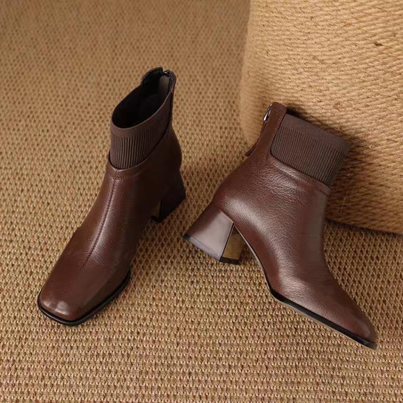 

Модная новая женская обувь с квадратным носком 2025 Осень и Зима Новые универсальные модные полусапожки на среднем каблуке в стиле ретро 40 коричневый
