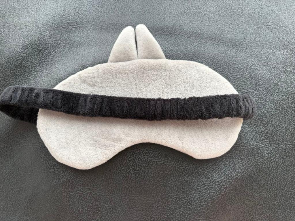 [USED] Good condition SKZOO eye mask Wolfchan