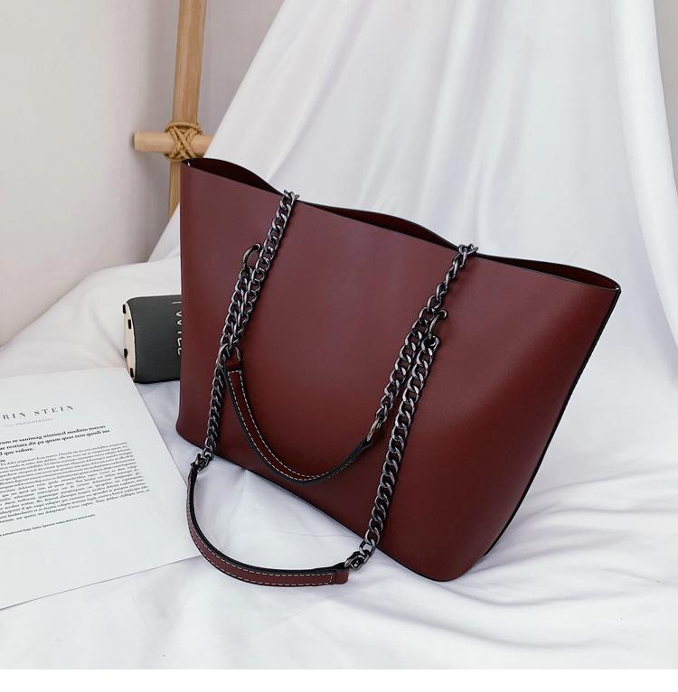 

Bag Women s 2025 New European and American Fashion Simple Shoulder Bag Large Capacity Retro Chain Commuter Tote Bag бордовый