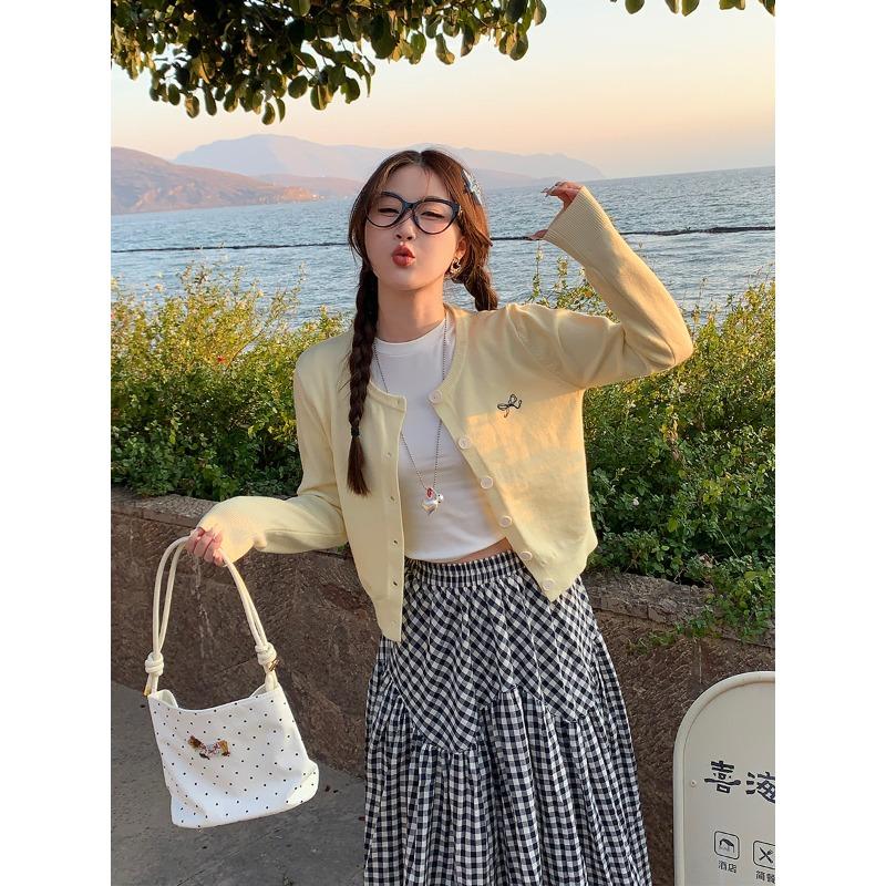 New knitted cardigan women's bow embroidered long-sleeved short jacket casual spring and summer wear thin versatile top